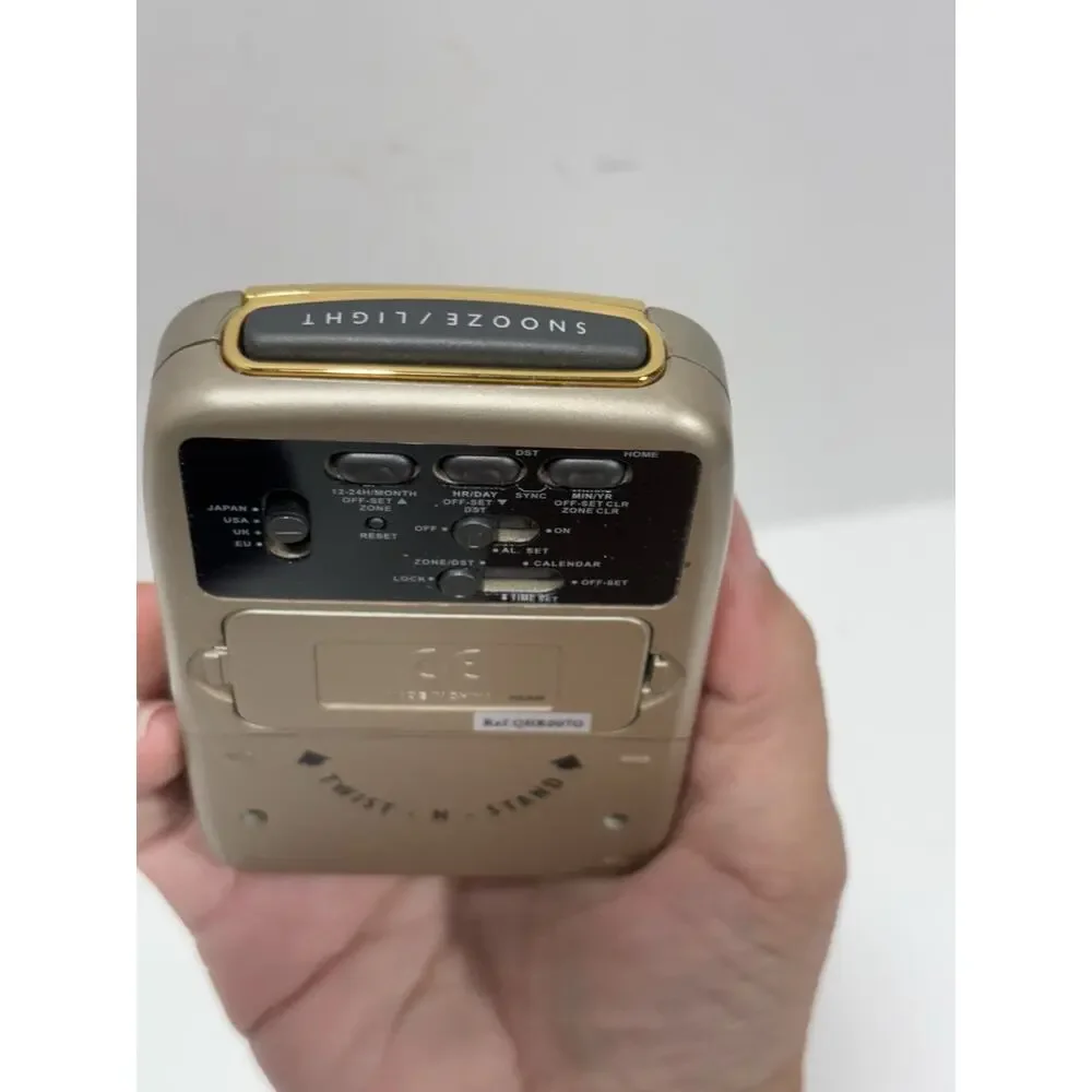 Seiko Digital Travel Alarm Clock Global‎ Radio Wave Control Gold Color